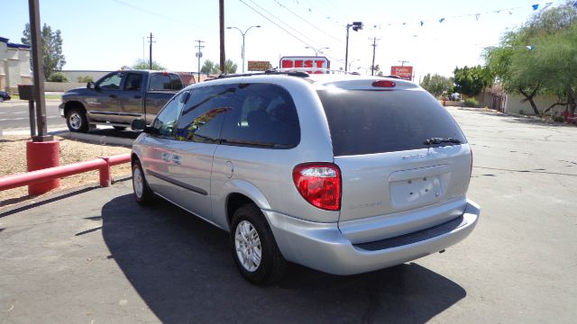 2003 Dodge Caravan SE