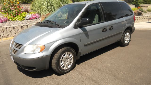 2005 Dodge Caravan SE