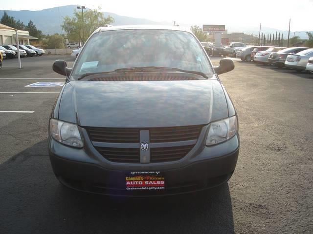 2005 Dodge Caravan SE