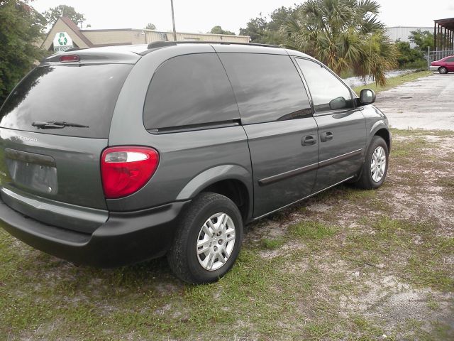 2005 Dodge Caravan SE