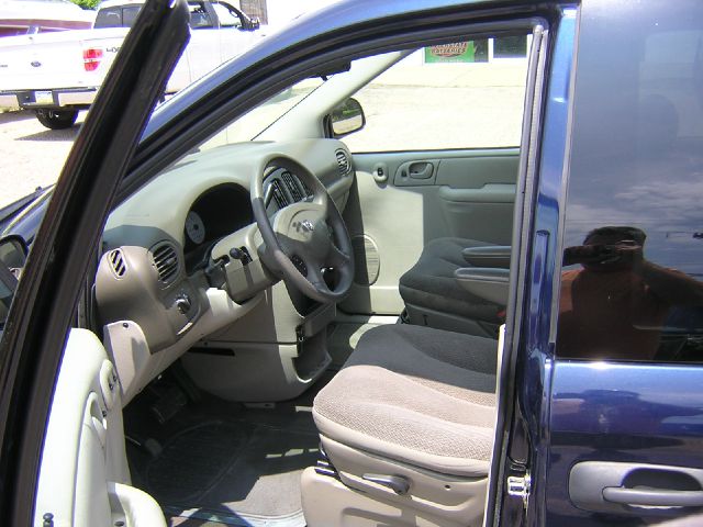 2005 Dodge Caravan SE