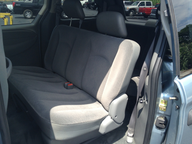 2005 Dodge Caravan SE