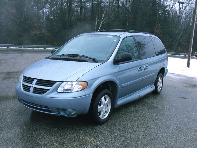2006 Dodge Caravan 4dr Sdn I4 Man LE (natl)