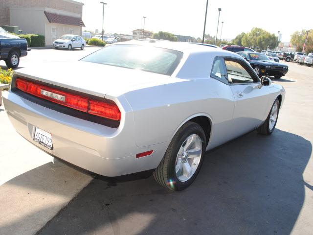 2009 Dodge Challenger SE