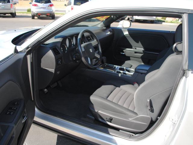 2009 Dodge Challenger SE