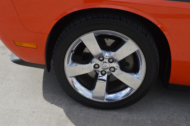 2009 Dodge Challenger Deluxe Convertible