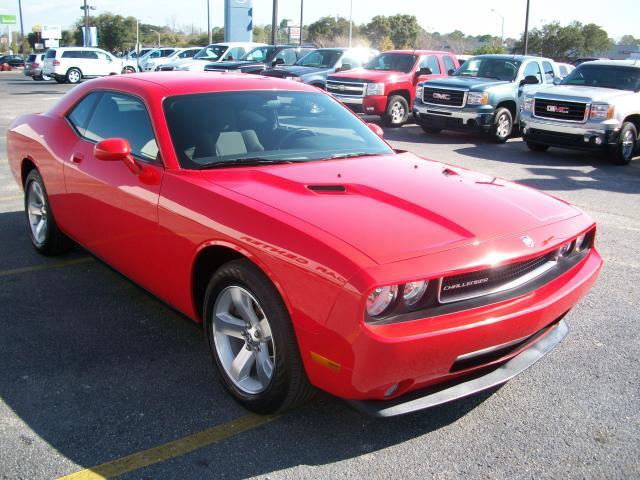 2009 Dodge Challenger 4dr Wgn SE