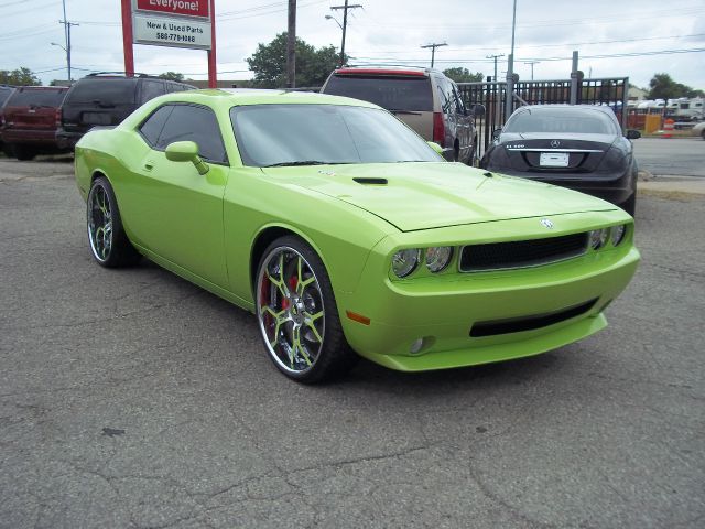 2009 Dodge Challenger XLS 4WD