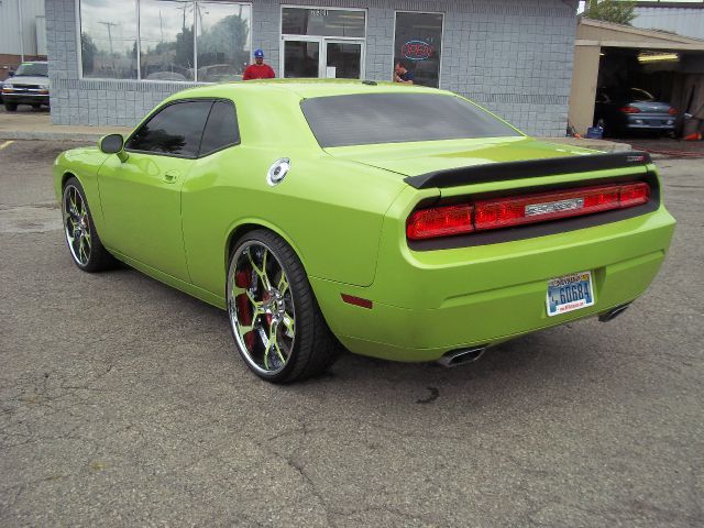 2009 Dodge Challenger XLS 4WD