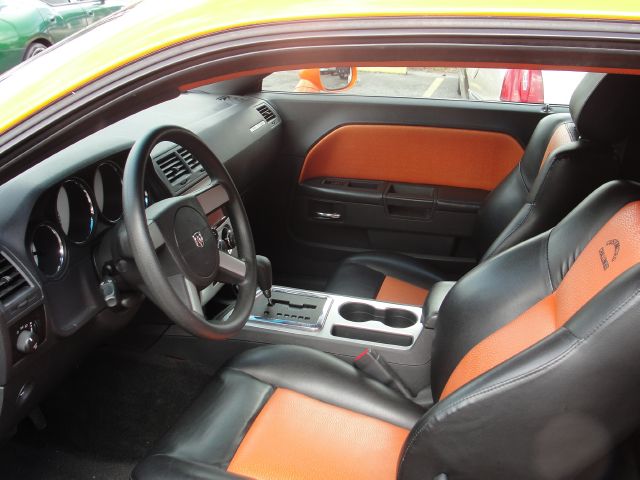 2009 Dodge Challenger SE