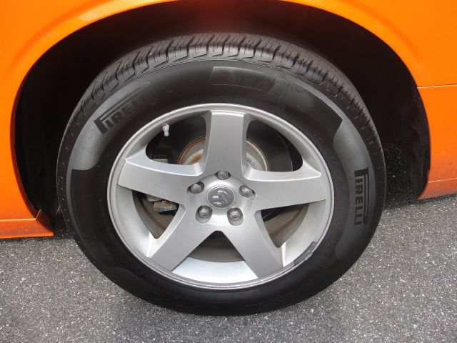 2009 Dodge Challenger SE