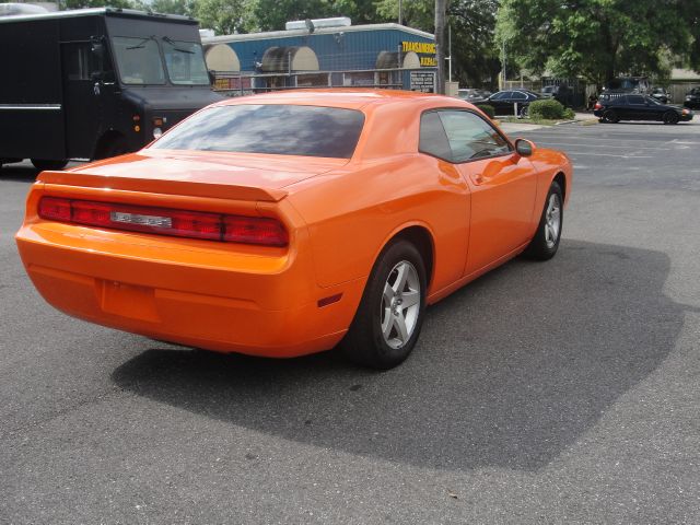 2009 Dodge Challenger SE