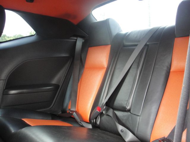 2009 Dodge Challenger SE