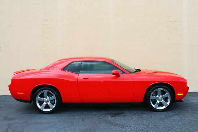 2009 Dodge Challenger Deluxe Convertible