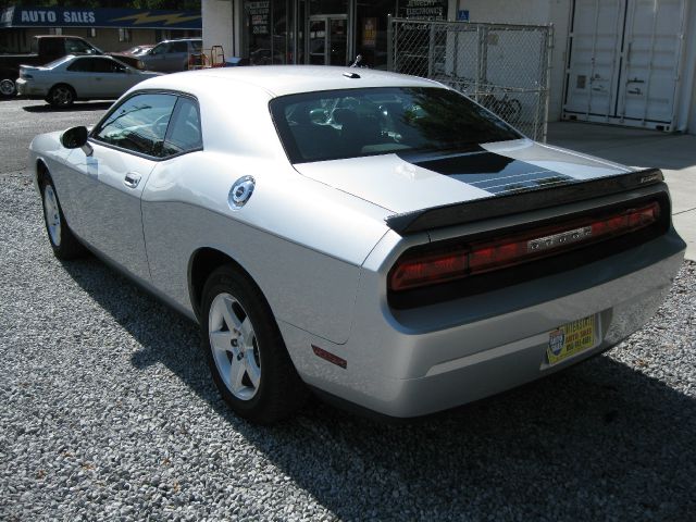 2009 Dodge Challenger SE
