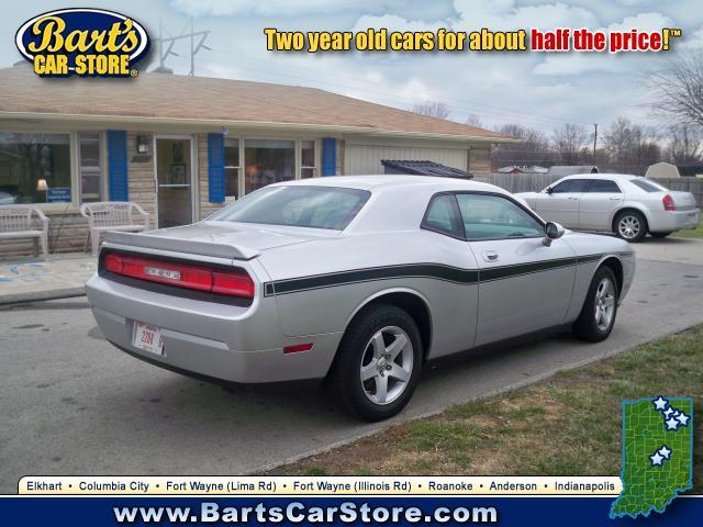 2009 Dodge Challenger SE
