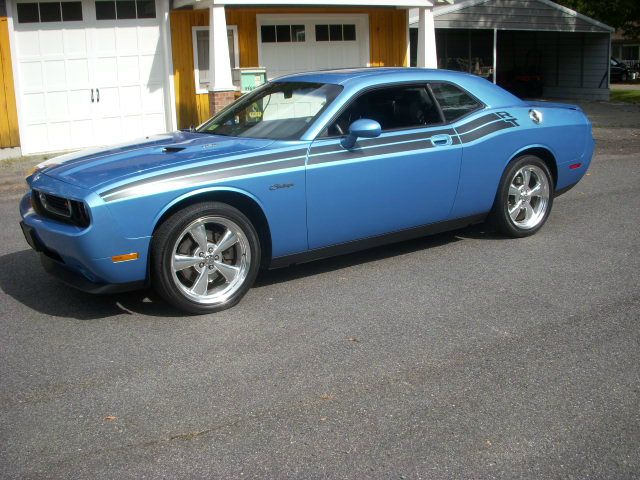 2010 Dodge Challenger 2007 Mazda Mazda3 S Sport