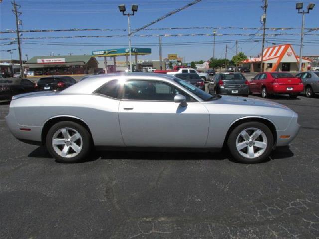 2012 Dodge Challenger SLT 25