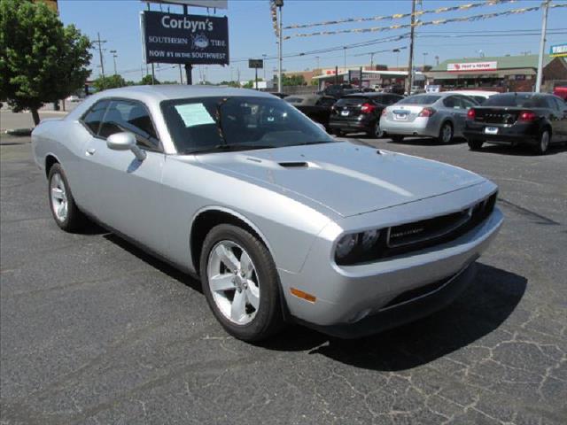 2012 Dodge Challenger SLT 25
