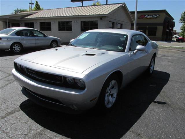2012 Dodge Challenger SLT 25