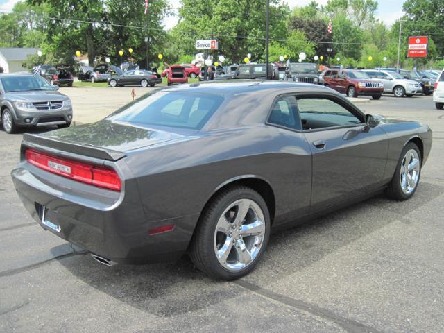 2013 Dodge Challenger Deluxe Convertible