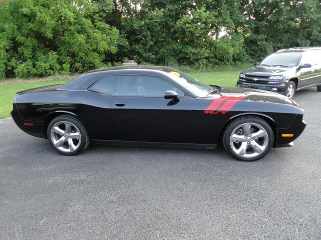 2013 Dodge Challenger SLT 25
