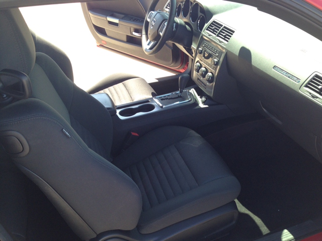 2013 Dodge Challenger Deluxe Convertible