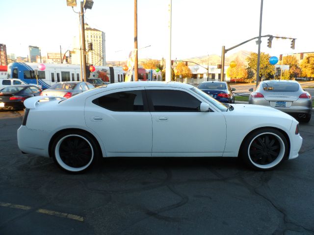 2006 Dodge Charger XLS 4WD