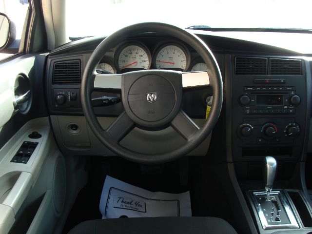 2006 Dodge Charger Base