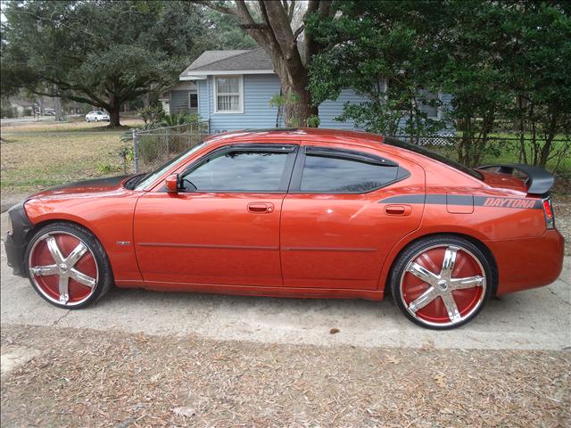2006 Dodge Charger Ultimate FULL SIZE SUV