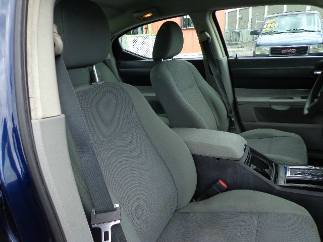 2006 Dodge Charger Base