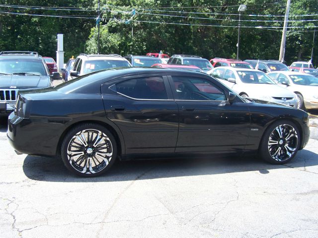 2006 Dodge Charger Quad Cab Long Bed 2W