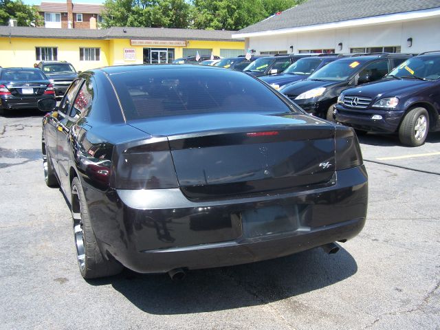 2006 Dodge Charger Quad Cab Long Bed 2W