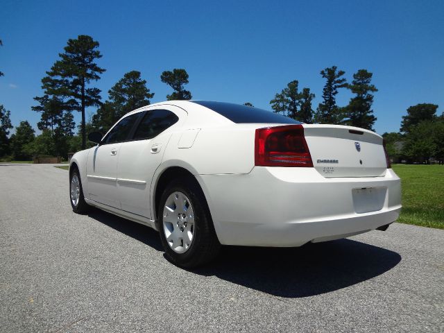 2006 Dodge Charger Base