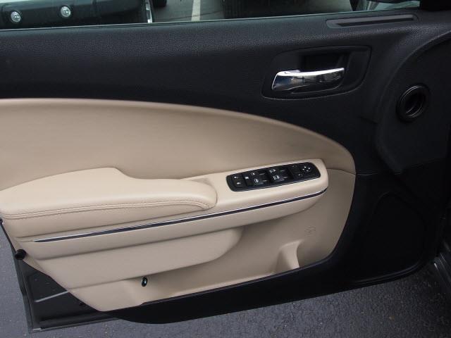 2011 Dodge Charger SE