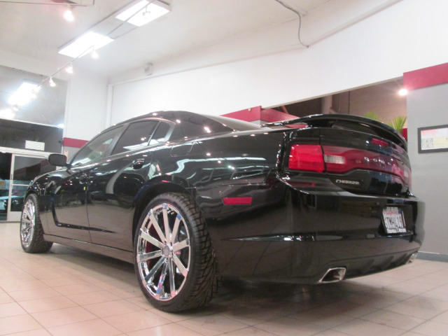 2012 Dodge Charger REG CAB SLE