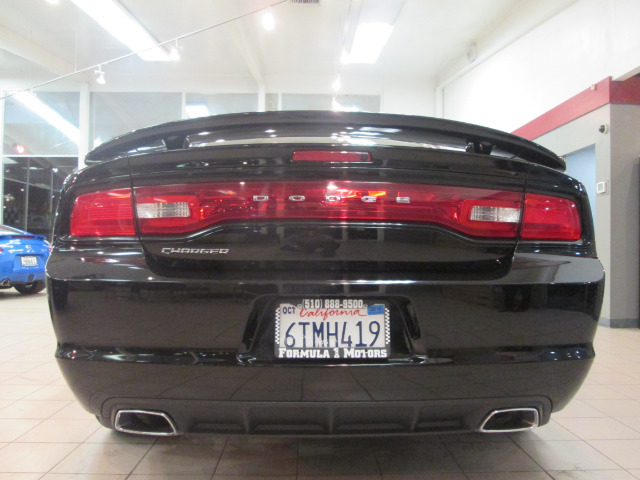 2012 Dodge Charger REG CAB SLE