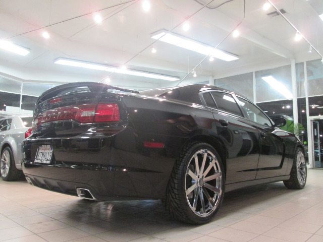 2012 Dodge Charger REG CAB SLE