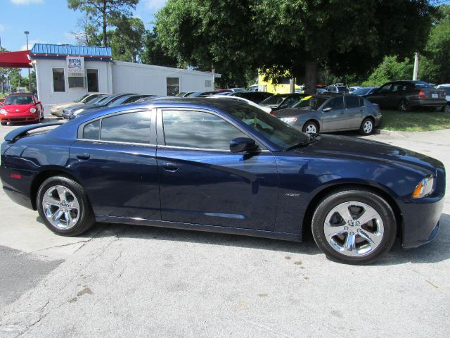 2013 Dodge Charger Crewcab 4X4 Kingranch