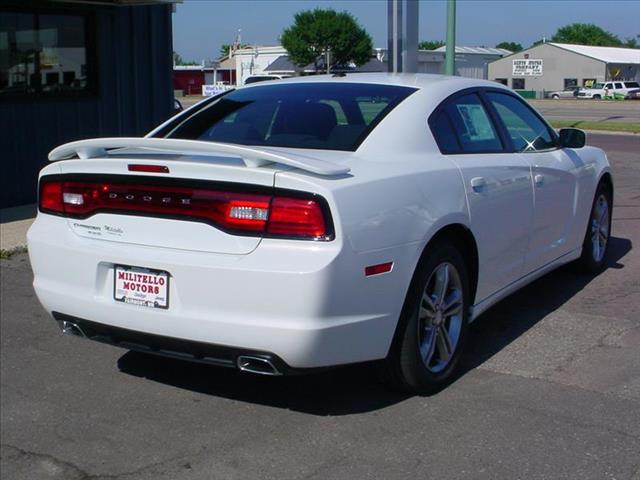 2013 Dodge Charger 137 WB 6.8L XLT