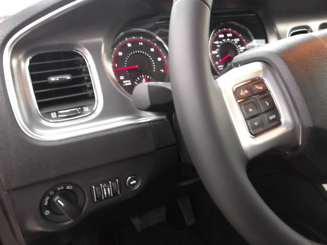 2013 Dodge Charger SE