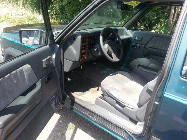1993 Dodge Dakota Hybrid Sedan 4D