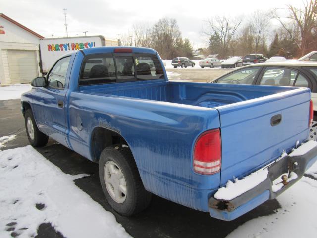 2000 Dodge Dakota Base
