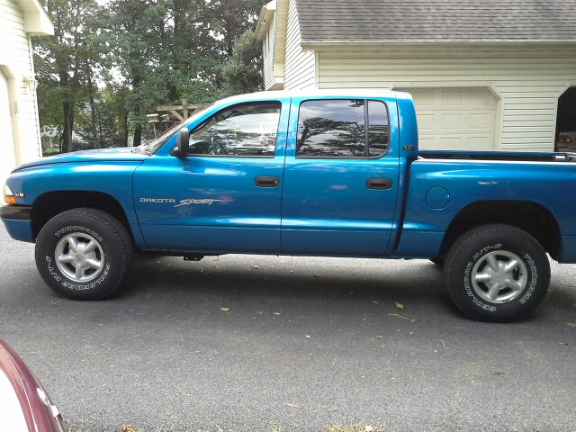 2000 Dodge Dakota 4X4 Premier (roof)