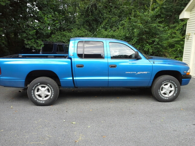 2000 Dodge Dakota 4X4 Premier (roof)