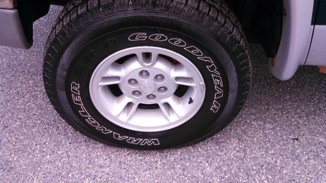 2000 Dodge Dakota 2dr Sport Coupe AMG