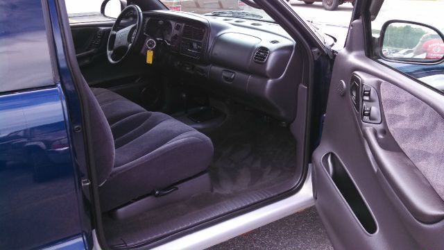 2000 Dodge Dakota 2dr Sport Coupe AMG