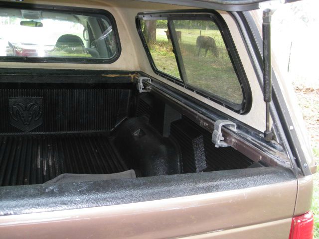 2001 Dodge Dakota 2WD Regular Cab 6.3 Ft Box ST