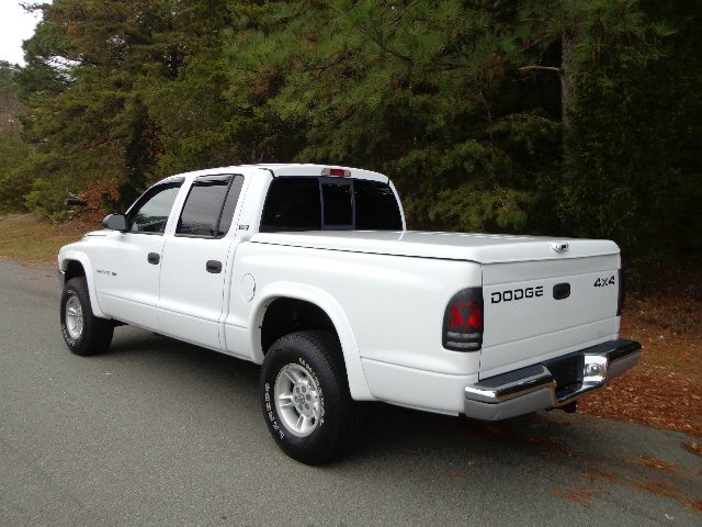 2001 Dodge Dakota 323i 4dr Sdn Sedan