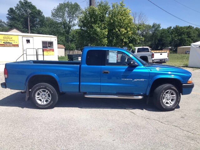 2001 Dodge Dakota 2500 LS 8 Psngr Van